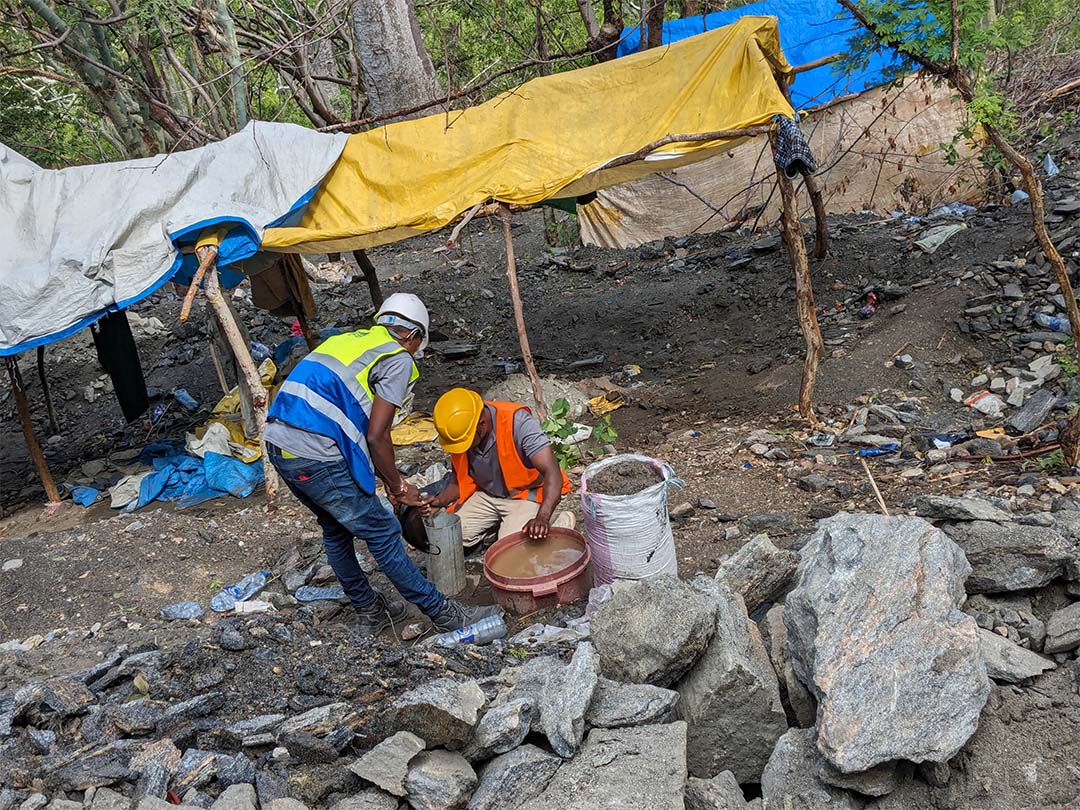 ASGM Operations and VAT Leaching Plant Management